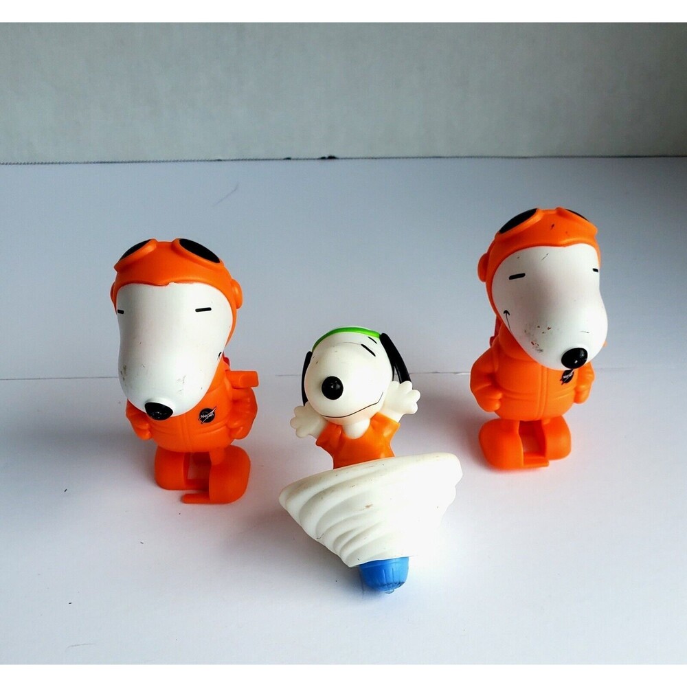 Snoopy McDonald's NASA Astronaut Dance Mover And  Peanuts Toy Top Spinner